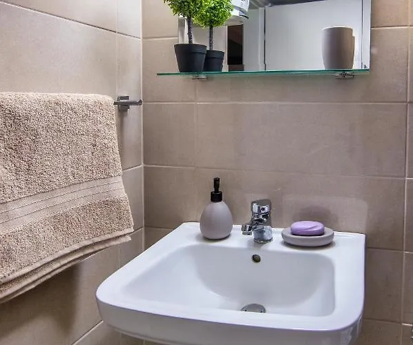 Anali * Ixia (Rhodes)